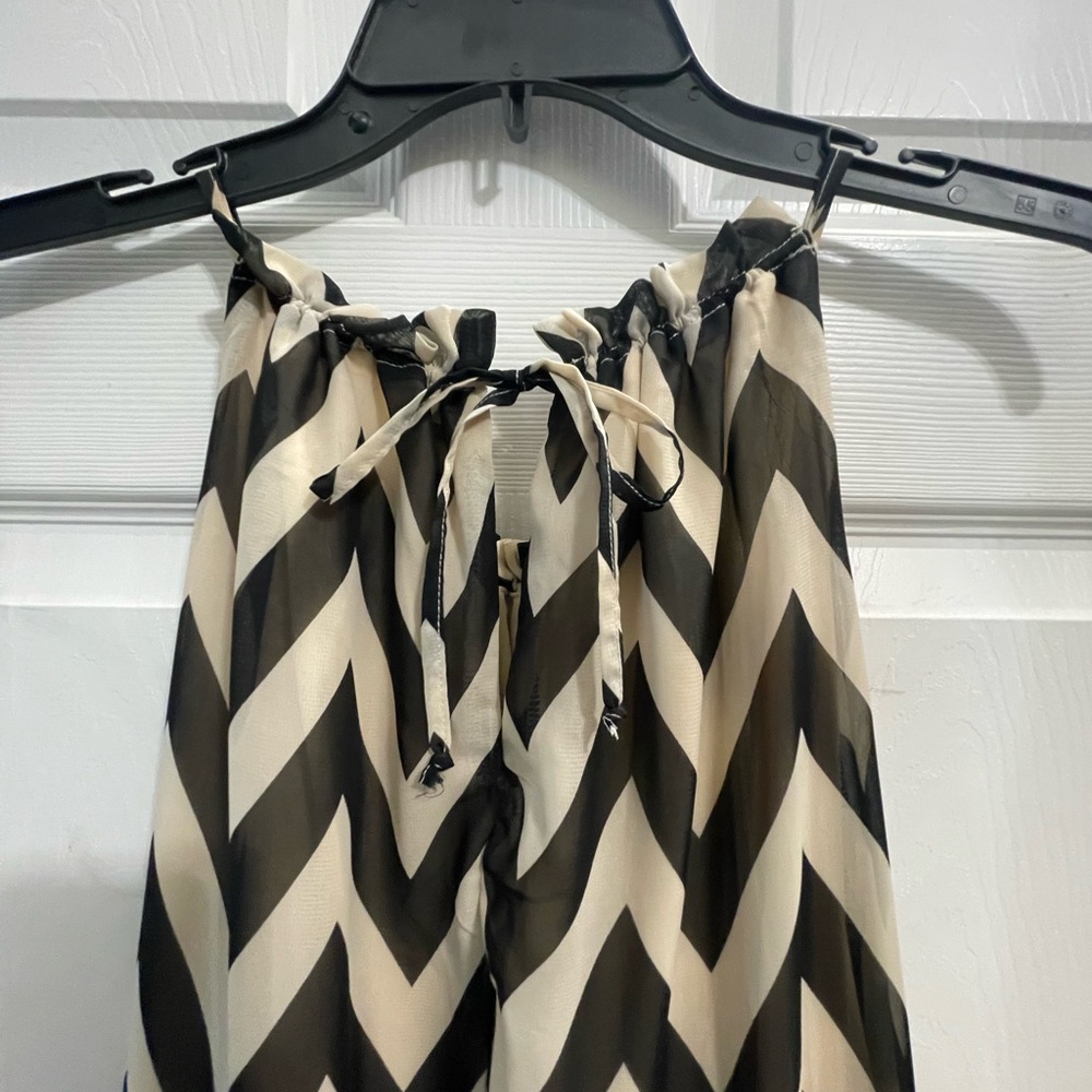 Chevron Pattern Women’s Dress - Black and Cream Size Large - Picture 3 of 4